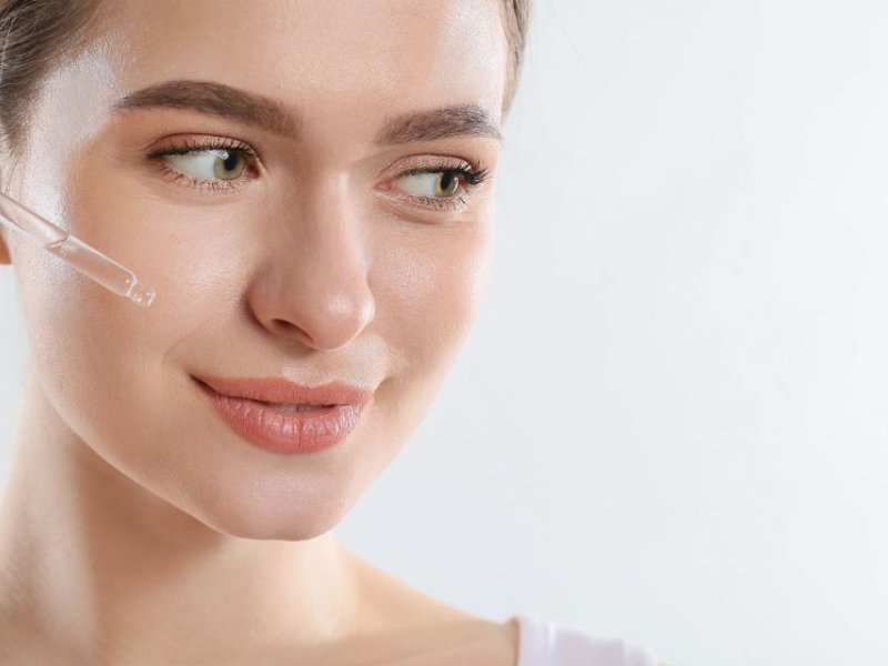 Làm việc trước màn hình máy tính
